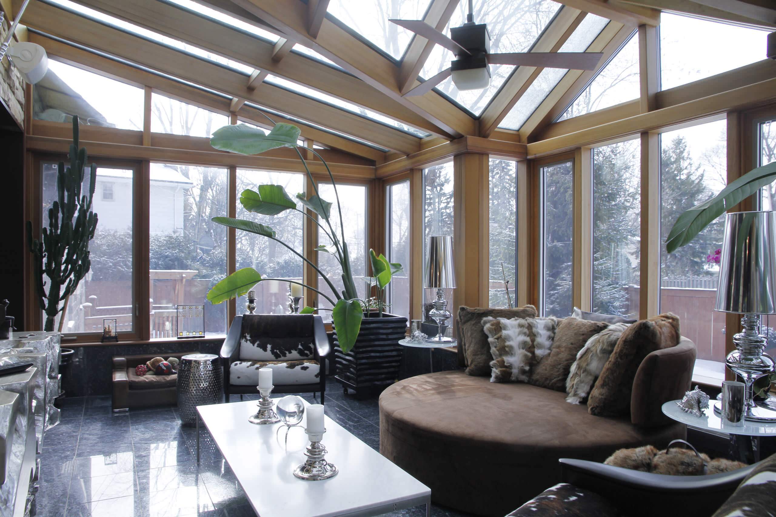 金堂木為江蘇飛翔置業提供鋁木陽光房案例